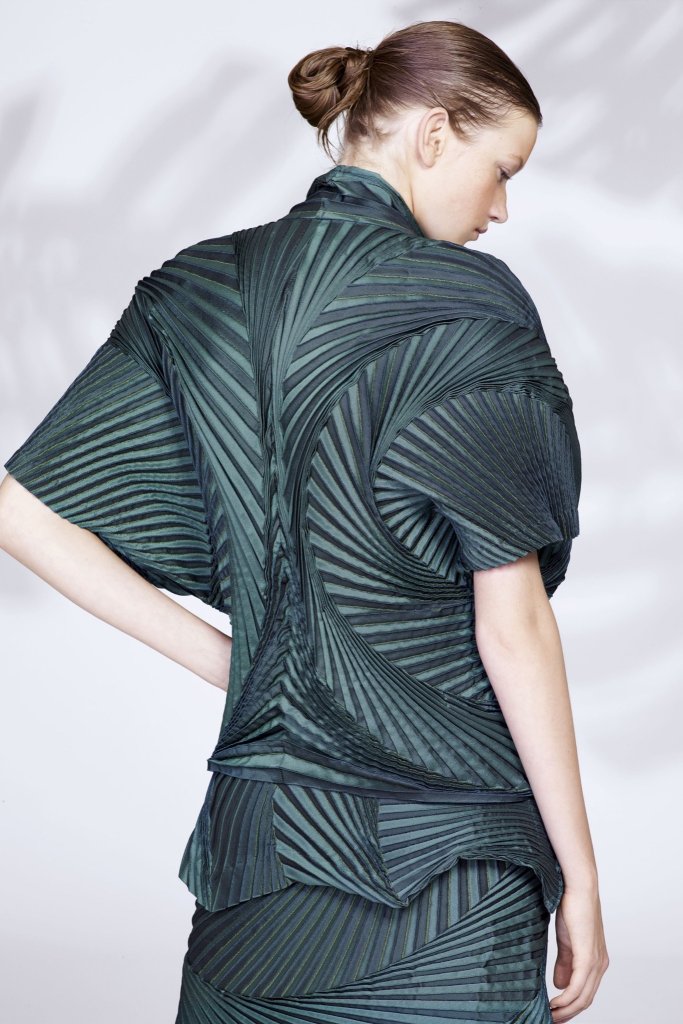 三宅一生 issey miyake 2016早春度假系列时装发布(resort 2016)