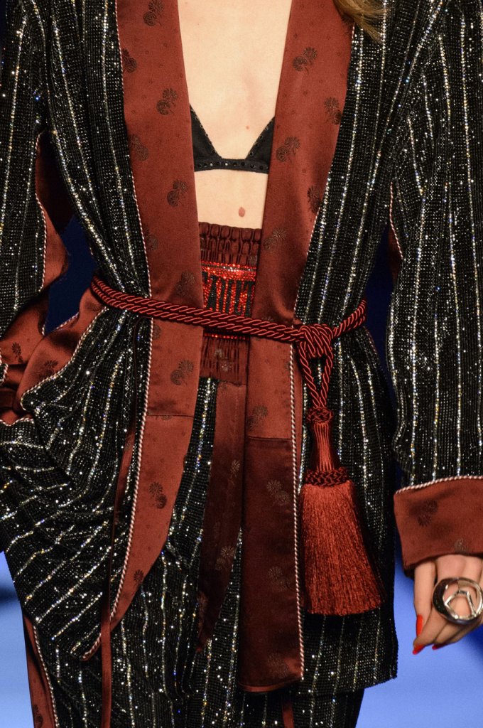 高缇耶 法国 巴黎 女装 女士裤装 套装 服装 绳带 腰带 配饰 腰部和