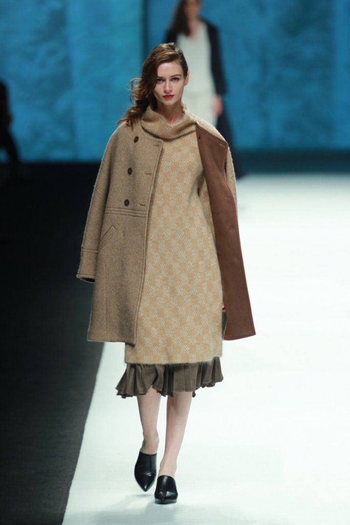 天纳吉儿 中国 上海 走秀(runway) 2016/17秋冬 女装毛呢大衣 wool
