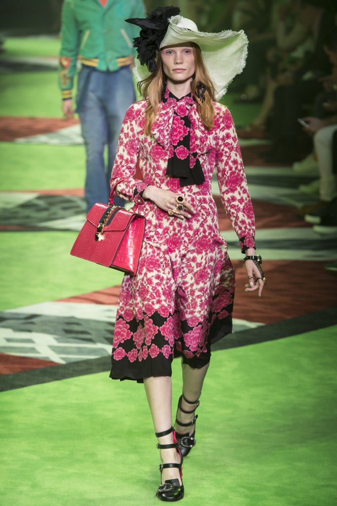 2021古驰春夏走秀,2021秋冬时装秀 古驰gucci 2017春夏系列男装发布秀 - milan spring 2017
