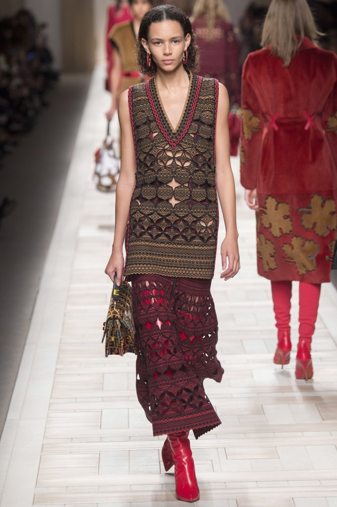 芬迪fendi 2017/18秋冬高级成衣发布秀 - milan fall 2017