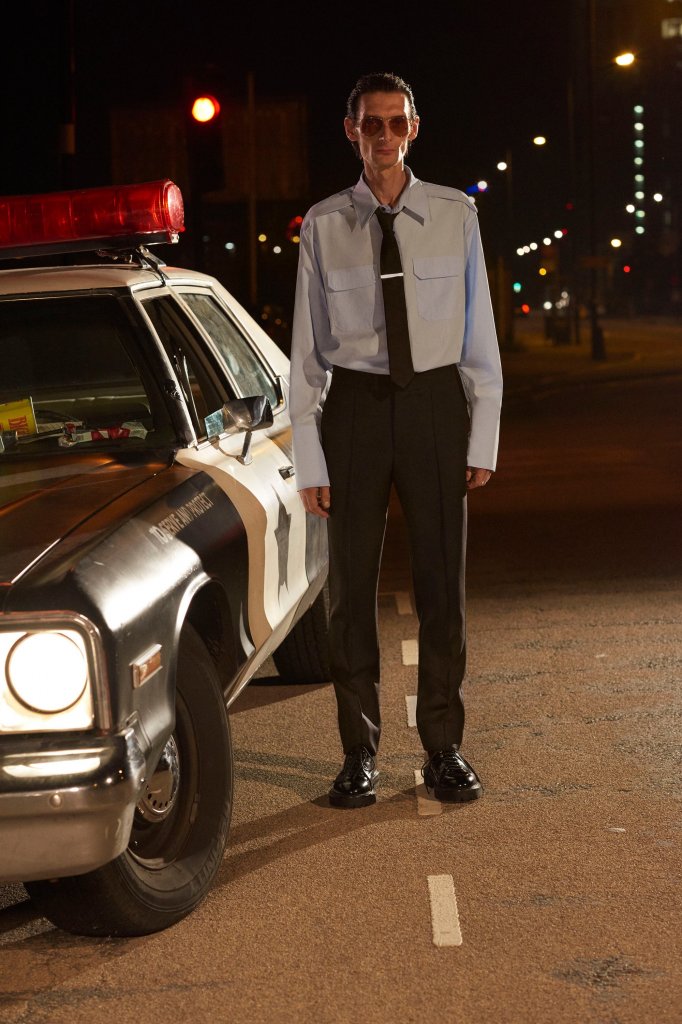 2018春夏 李阳(yang li)作为华裔设计师,第二个系列就成为各大国际