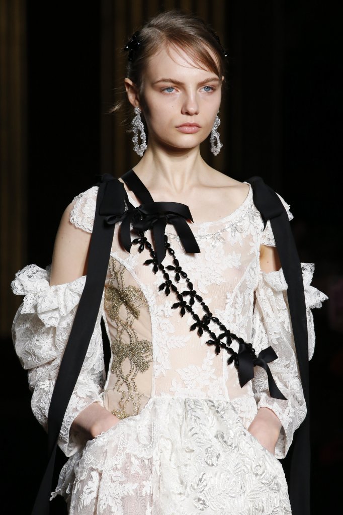 西蒙娜·罗莎 simone rocha 2018/19秋冬高级成衣发布