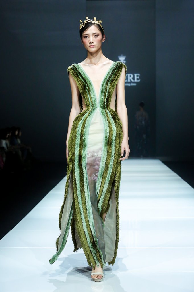 绝设 中国 苏州 走秀(runway) 2018/19秋冬 女装 薄纱长裙