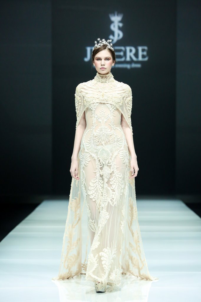 绝设 中国 苏州 走秀(runway) 2018/19秋冬 女装 薄纱长裙