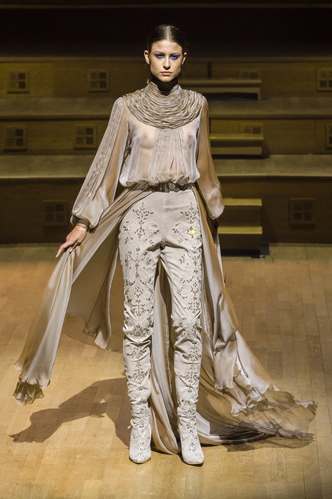 stéphane 法国 巴黎 走秀(runway) 2018/19秋冬高级定制 女装 薄纱