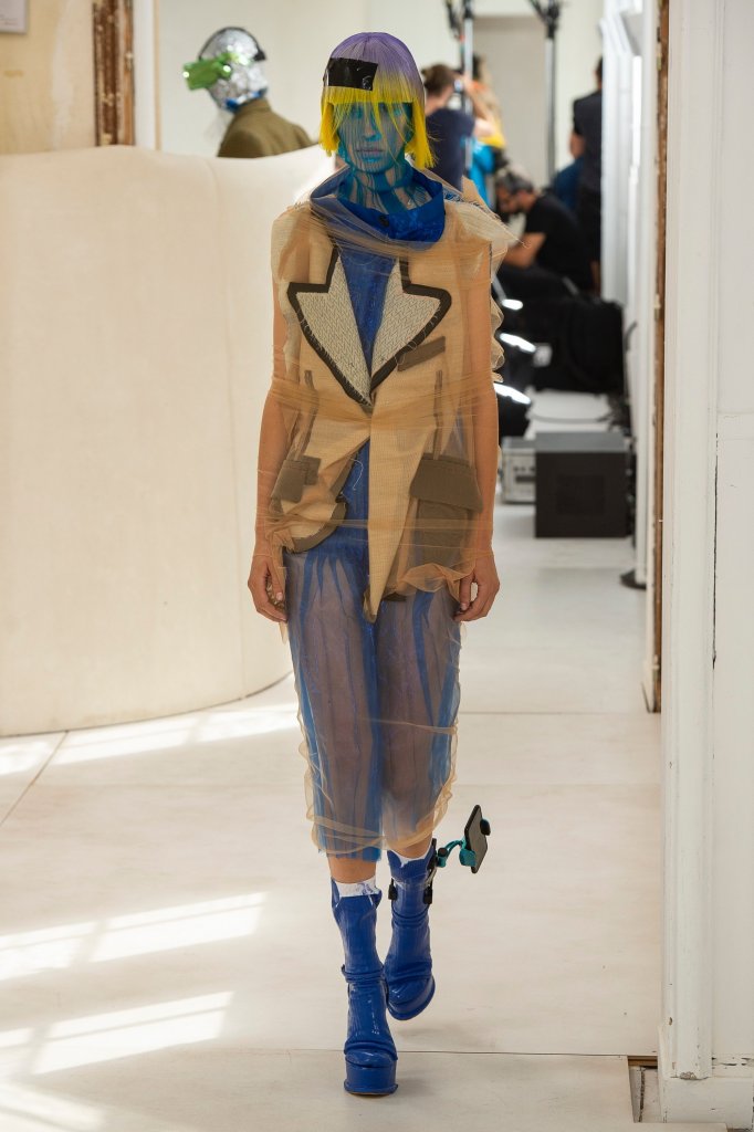 法国 巴黎 走秀(runway) 2018/19秋冬高级定制 女装 休闲西服 薄纱