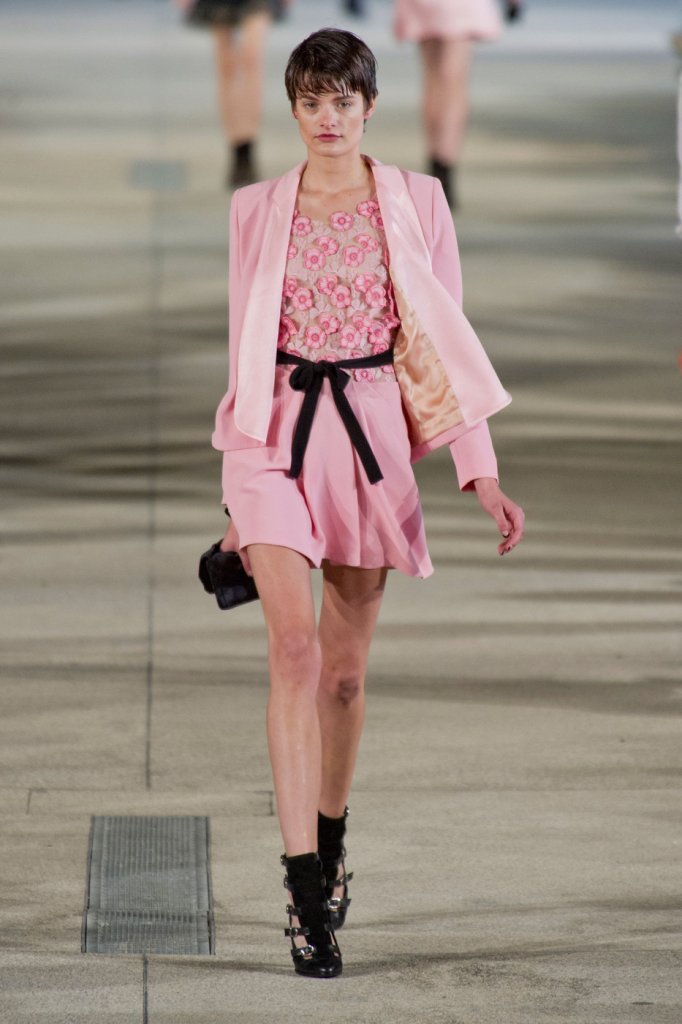 t台 巴黎时装周 2013春夏 艾历克西斯·马毕 法国 巴黎 女装 走秀