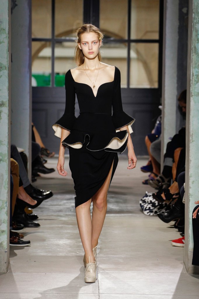 t台 巴黎时装周 2013春夏 巴黎世家 法国 巴黎 女装 走秀