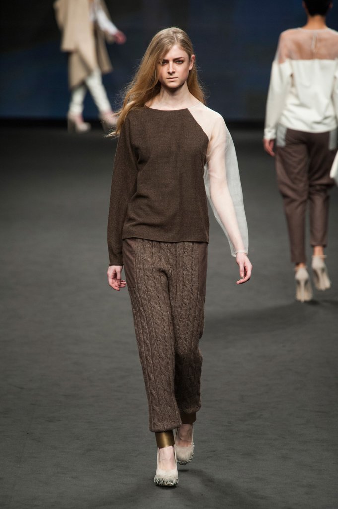 t台 米兰时装周 2013春夏 新一代设计师 女装 针织上衣 上衣 服装