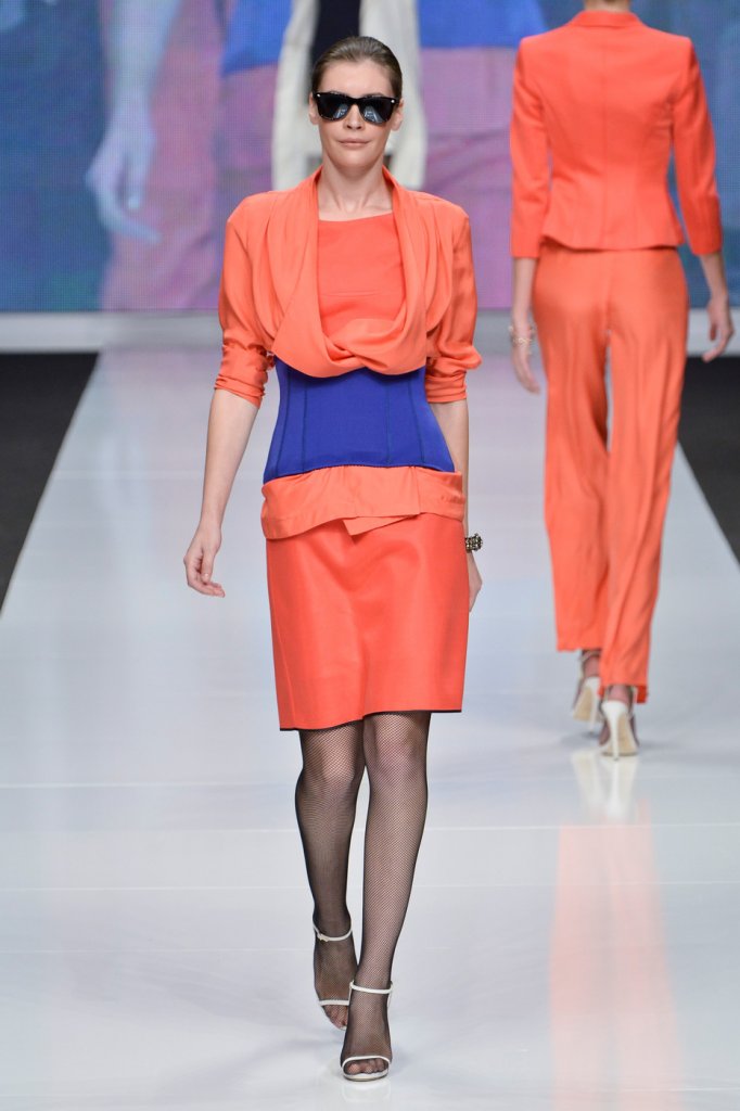 t台 米兰时装周 2013春夏 意大利 米兰 女装 裙套装 套装 服装 走秀