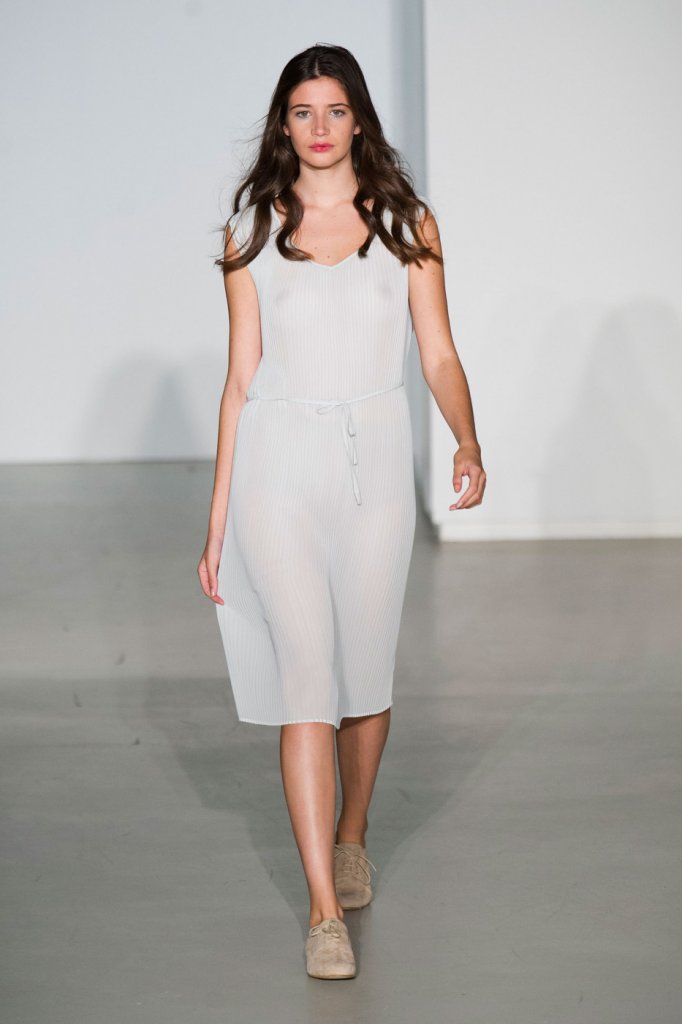 t台 巴黎时装周 2013春夏 雅昵斯比 法国 巴黎 女装 背心连衣裙 裙子