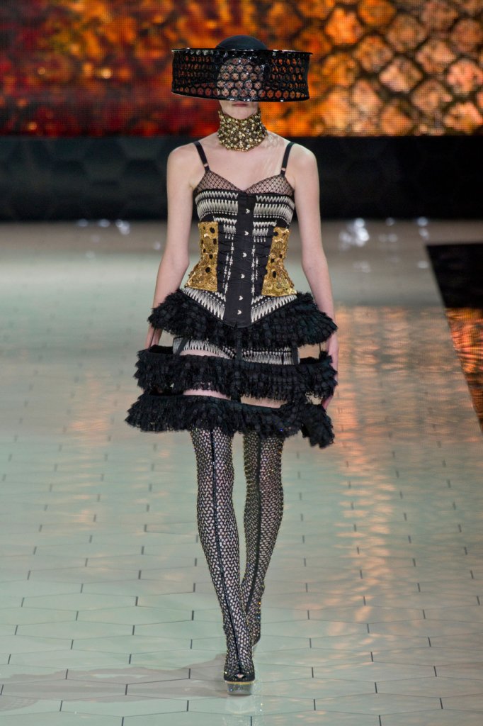 亚历山大·麦昆 alexander mcqueen 2013春夏时装发布秀 - paris