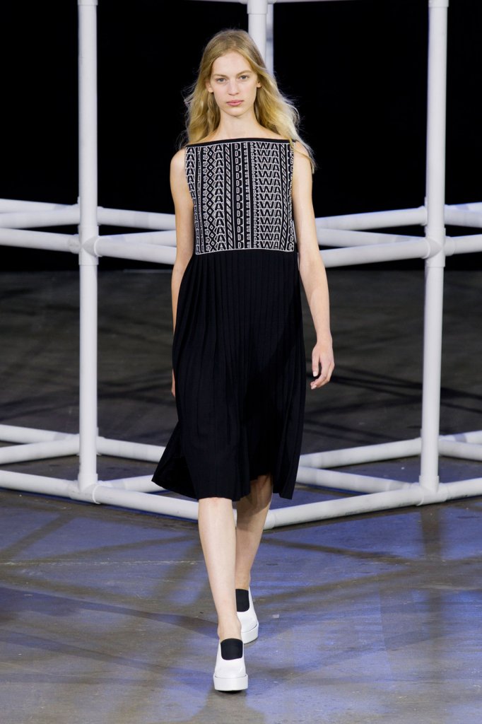 a,纽约,new york city,女装,小黑裙,little black dress,裙子,dresses