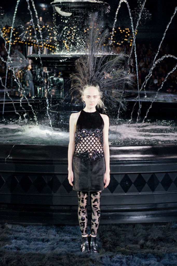 路易.威登 Louis Vuitton 2014春夏时装发布秀- Paris Spring 2014 