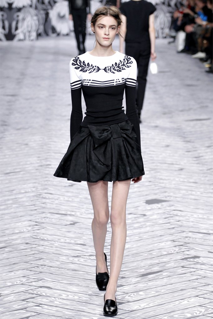 维果罗夫 Viktor & Rolf 2013/14秋冬系列时装发布秀 - Paris Fall 2013