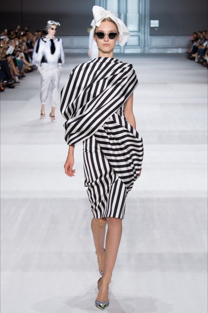詹巴迪斯塔·瓦利 Giambattista Valli 2014秋冬高级定制发布秀－Couture Fall 2014