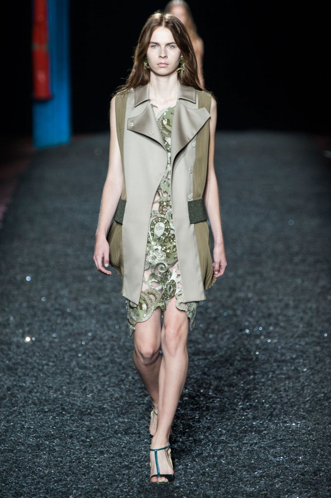 玛丽·卡特兰佐 Mary Katrantzou 2015春夏系列时装发布秀 - London Spring 2015