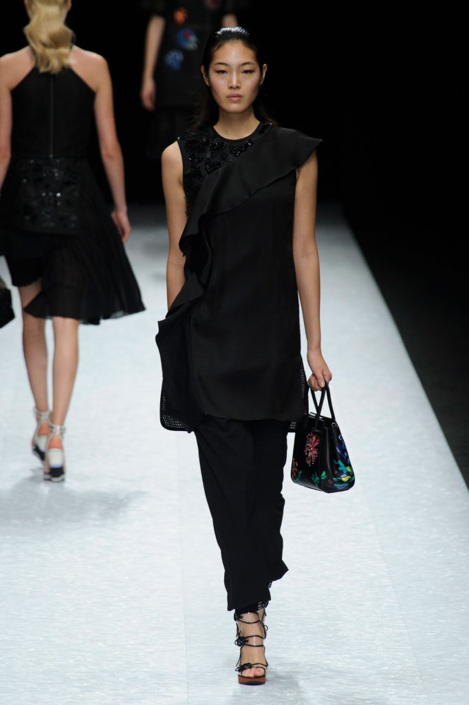 夏姿·陈 Shiatzy Chen 2015春夏系列时装发布秀 - Paris Spring 2015