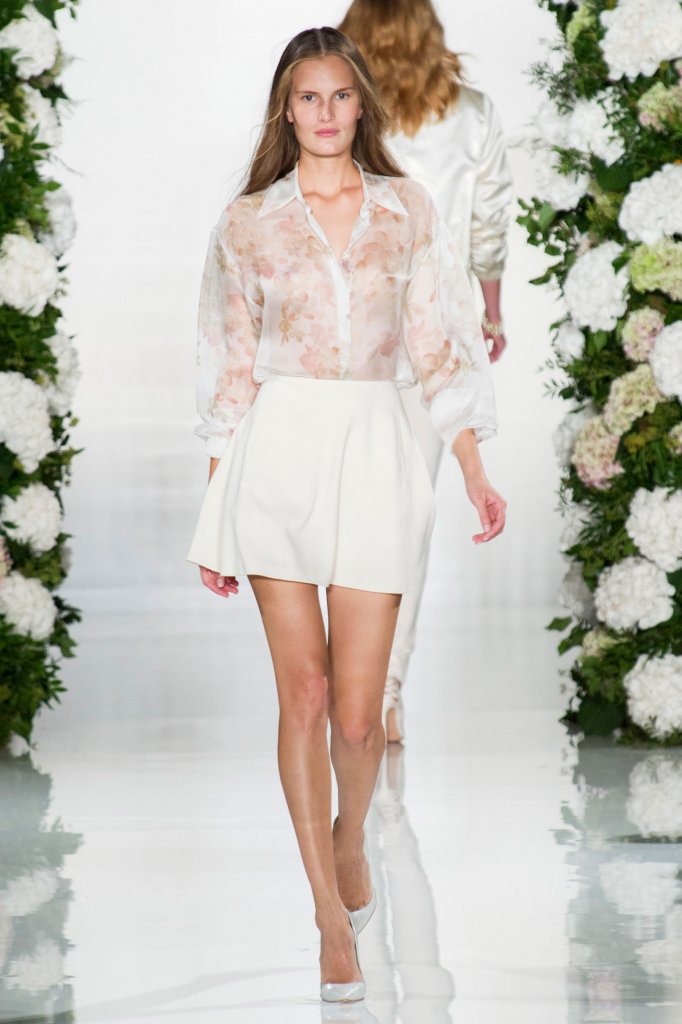 瓦连京·尤达什金 Valentin Yudashkin 2015春夏系列时装发布秀 - Paris Spring 2015