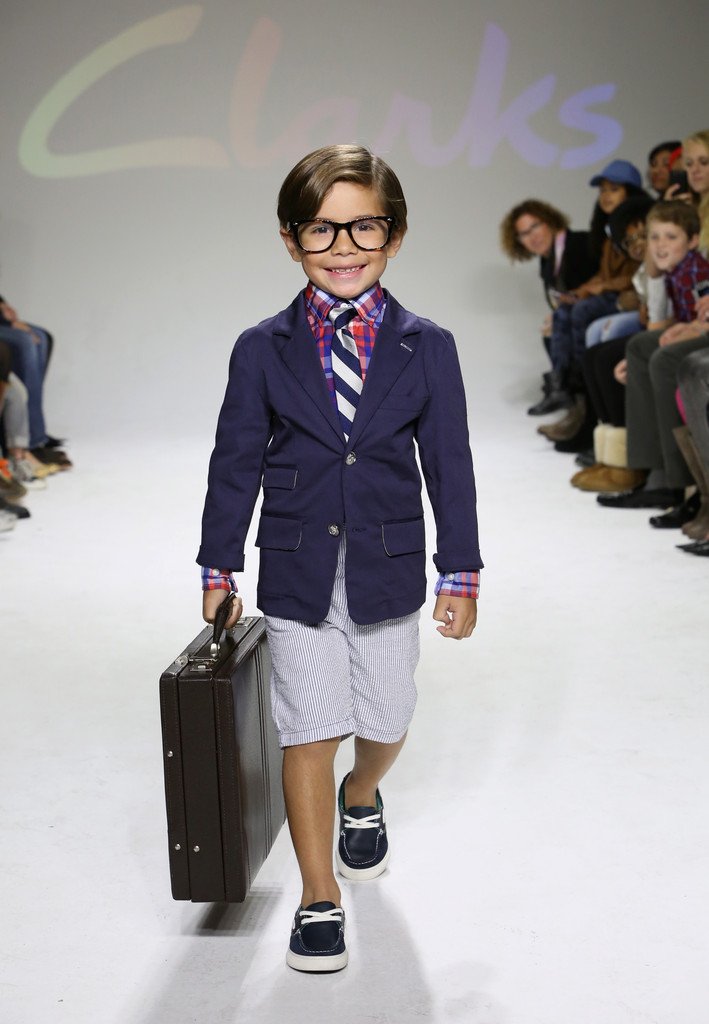 男童装 修身衬衫 上衣 服装 休闲裤 裤子/短裤 休闲西服 外套 走秀