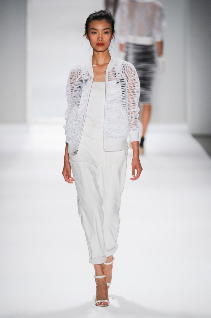 运动风格与传统女性魅力