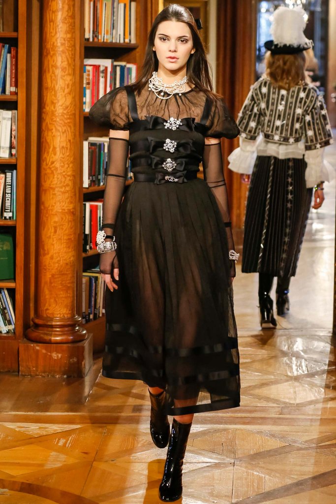 茜茜公主的复古宫廷风格装扮