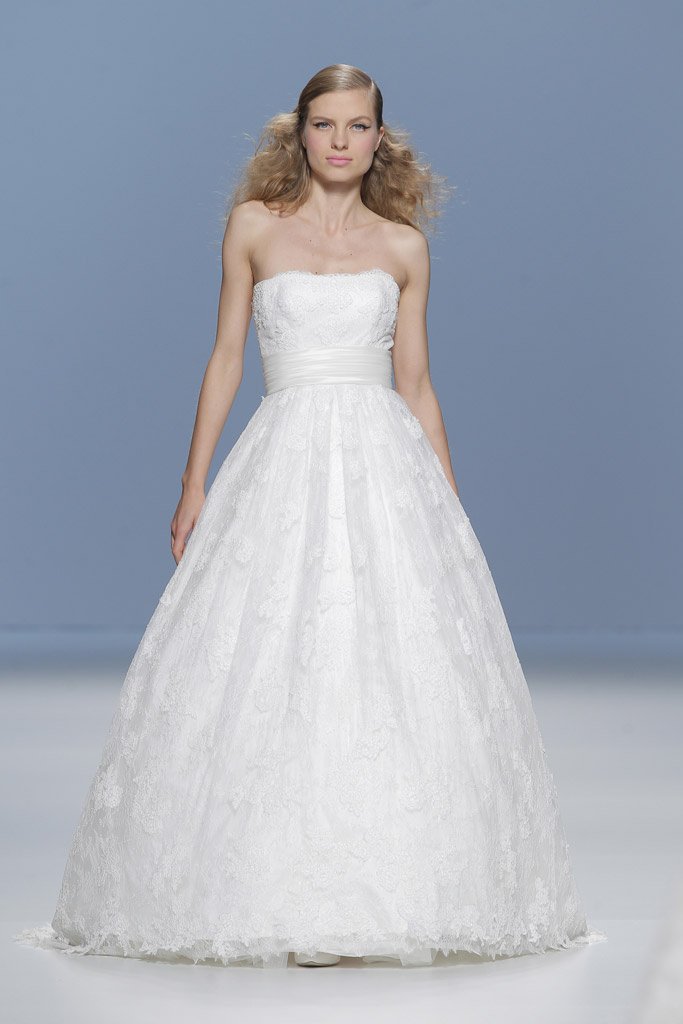 Cymbeline 2015春夏系列婚纱发布秀 - Spring / Summer 2015