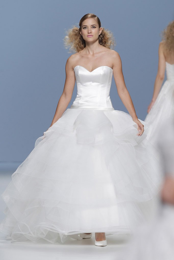 Cymbeline 2015春夏系列婚纱发布秀 - Spring / Summer 2015