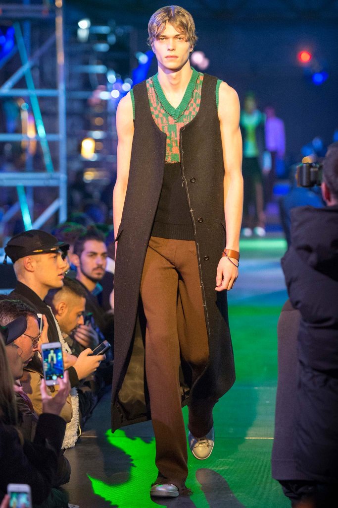 拉夫·西蒙 Raf Simons 2015/16秋冬男装发布秀 - Paris Fall 2015 Menswear