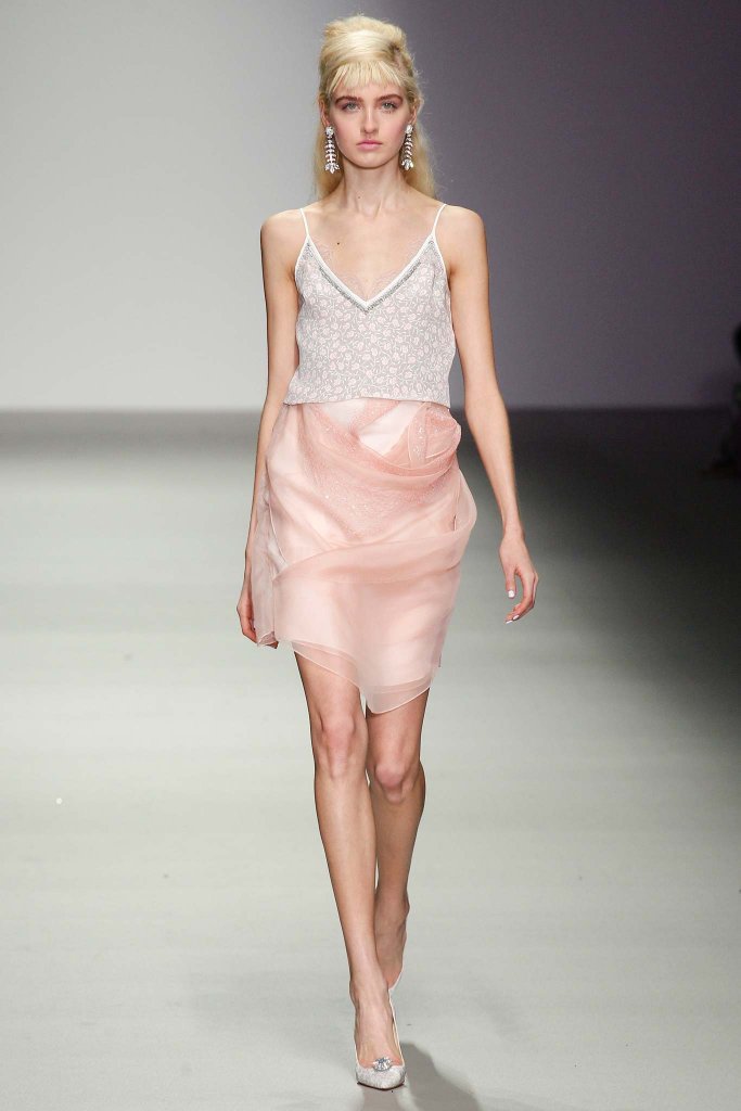 霍莉·富尔顿 Holly Fulton 2015/16秋冬系列时装发布秀 - London Fall 2015