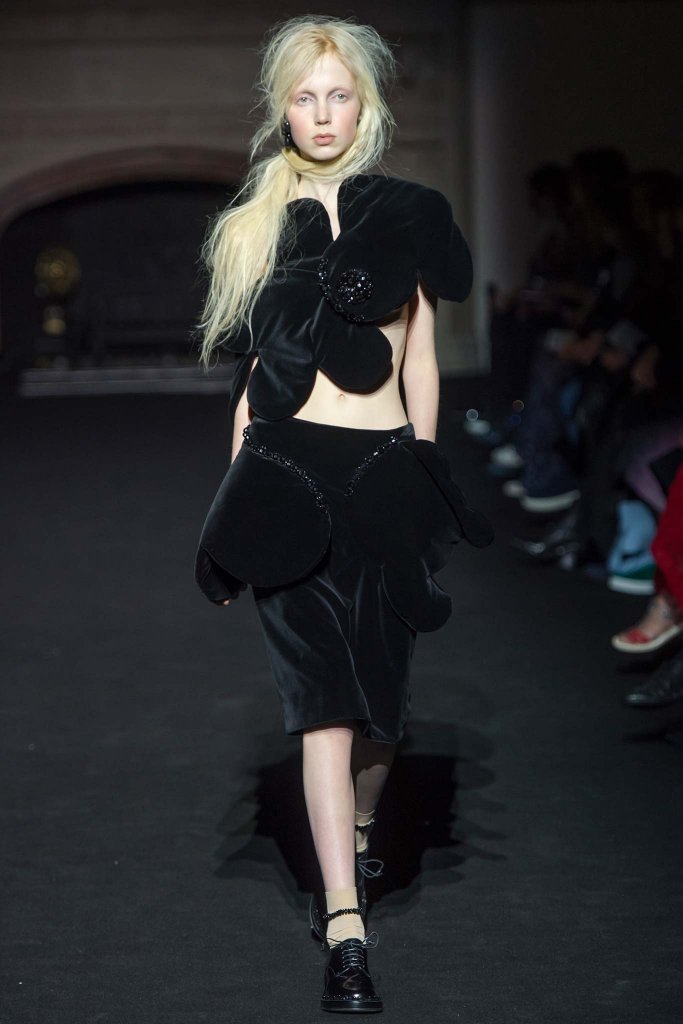 西蒙娜·罗莎 Simone Rocha 2015/16秋冬系列时装发布秀 - London Fall 2015