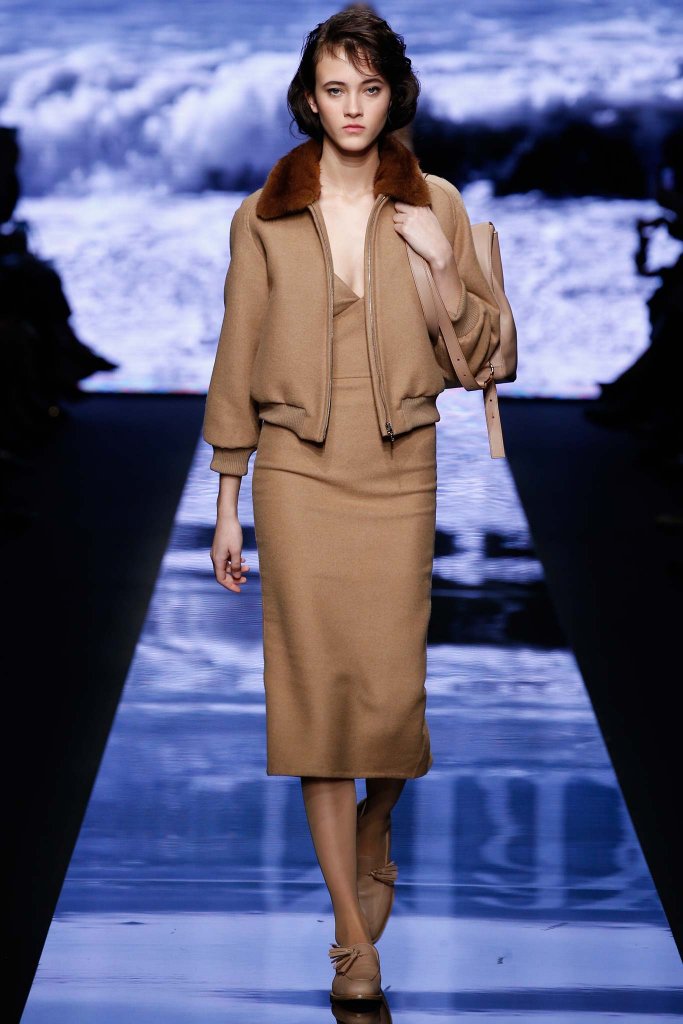 麦丝玛拉 Max Mara 2015/16秋冬系列时装发布秀 - Milan Fall 2015