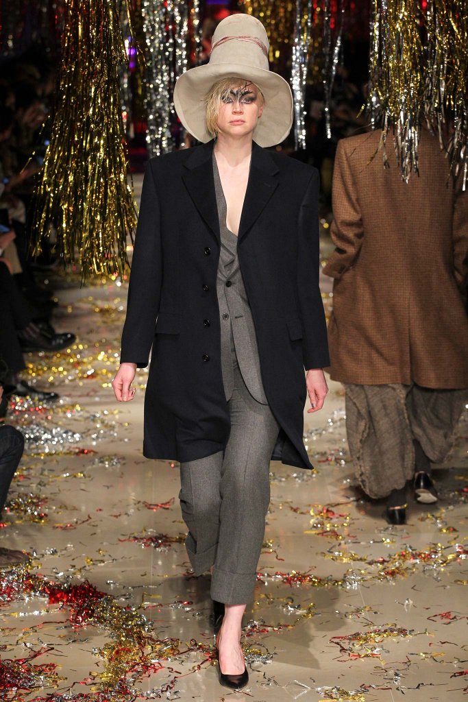 维维安·韦斯特伍德 Vivienne Westwood 2015/16秋冬系列时装发布秀 - Paris Fall 2015