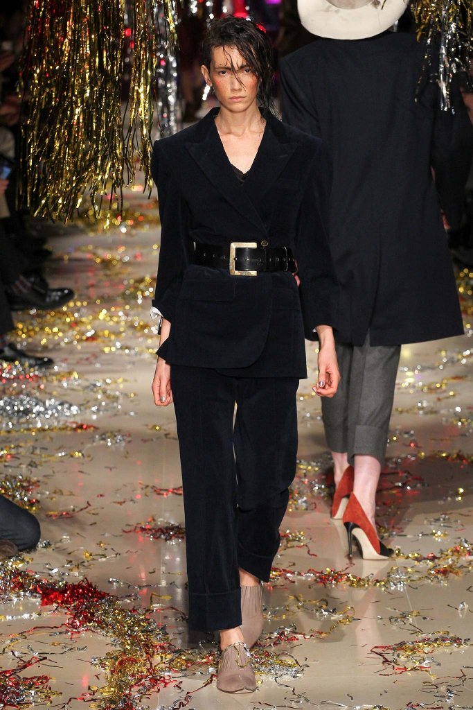 维维安·韦斯特伍德 Vivienne Westwood 2015/16秋冬系列时装发布秀 - Paris Fall 2015