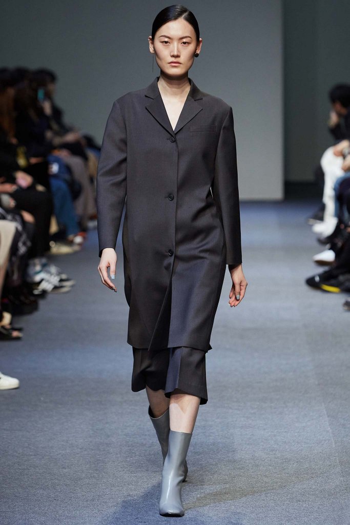 Low Classic 2015/16秋冬系列时装发布秀 - Seoul Fall 2015