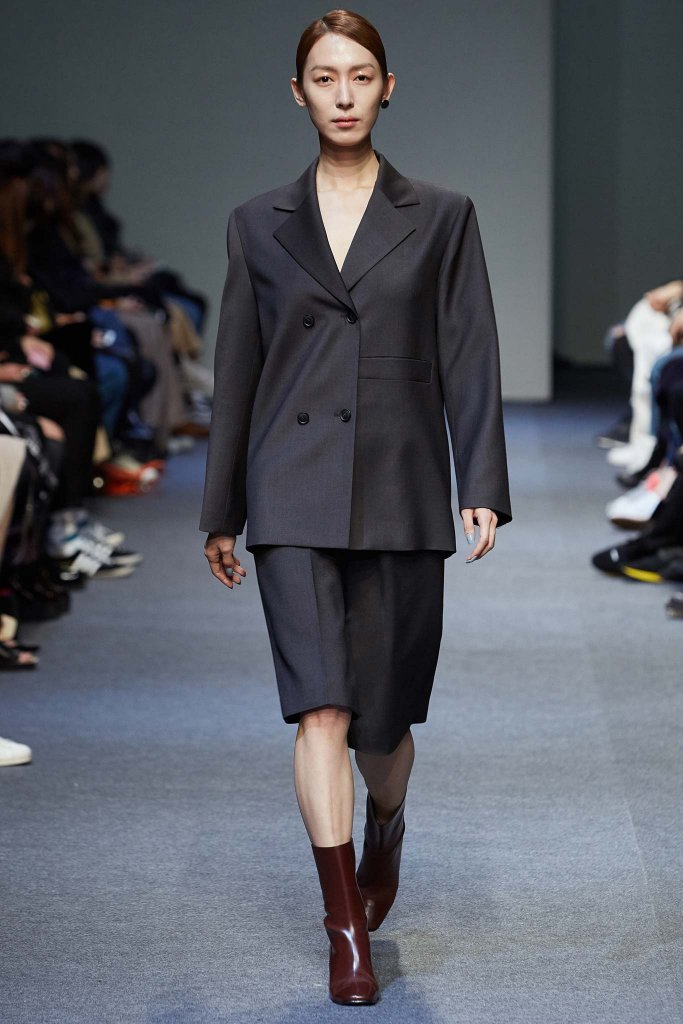 Low Classic 2015/16秋冬系列时装发布秀 - Seoul Fall 2015