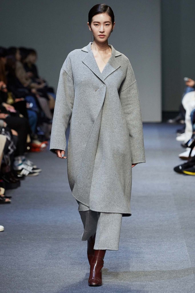 Low Classic 2015/16秋冬系列时装发布秀 - Seoul Fall 2015