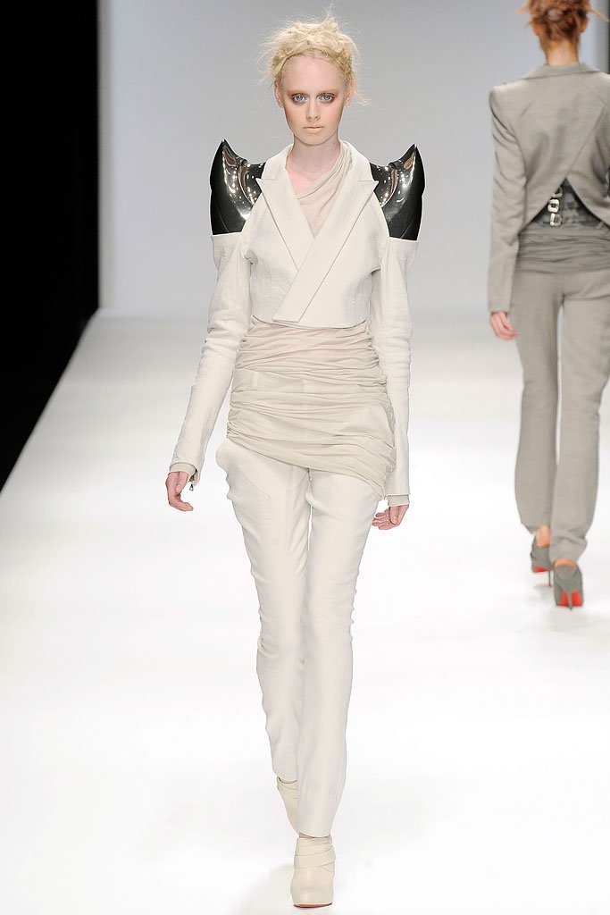 托德·林恩 Todd Lynn   2010春夏高级成衣系列时装发布秀— London  Spring 2010