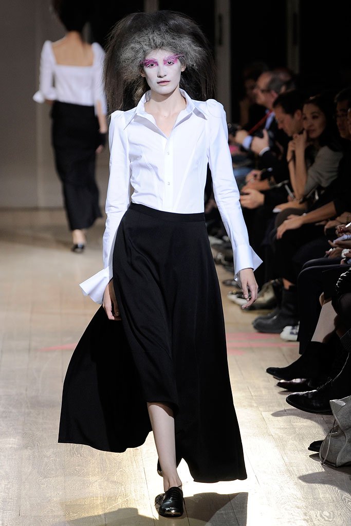 山本耀司   Yohji Yamamoto  2010春夏高级成衣系列时装发布秀—Paris  Spring 2010