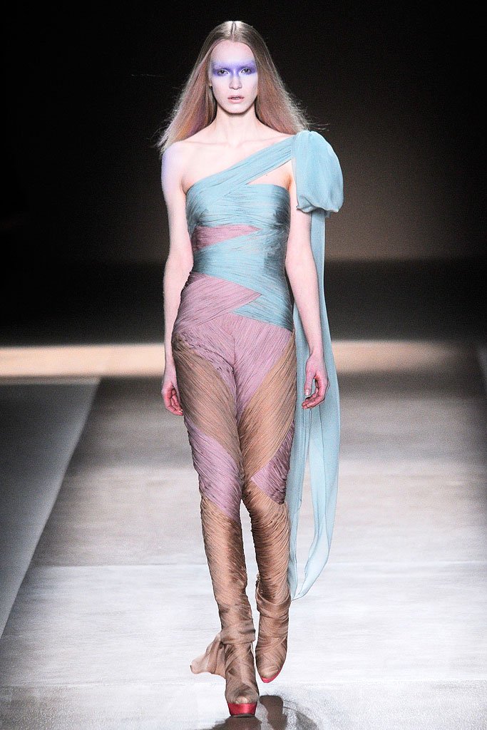 华伦天奴  Valentino  2010春夏系列时装发布秀 — Paris Spring 2010