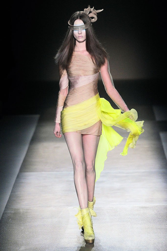 华伦天奴  Valentino  2010春夏系列时装发布秀 — Paris Spring 2010