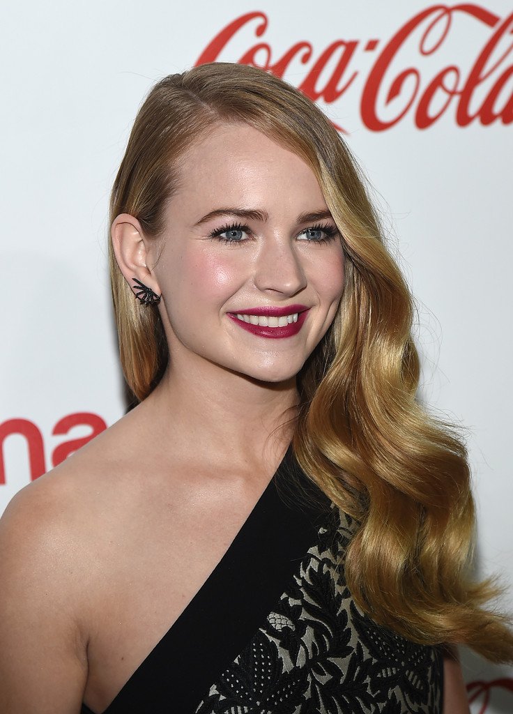 布丽特妮·罗伯森 Britt Robertson