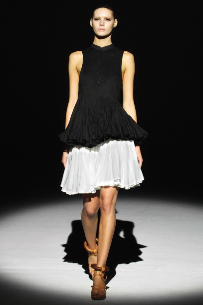 Chalayan 2011春夏高级成衣系列时装发布秀 — Paris Spring 2011