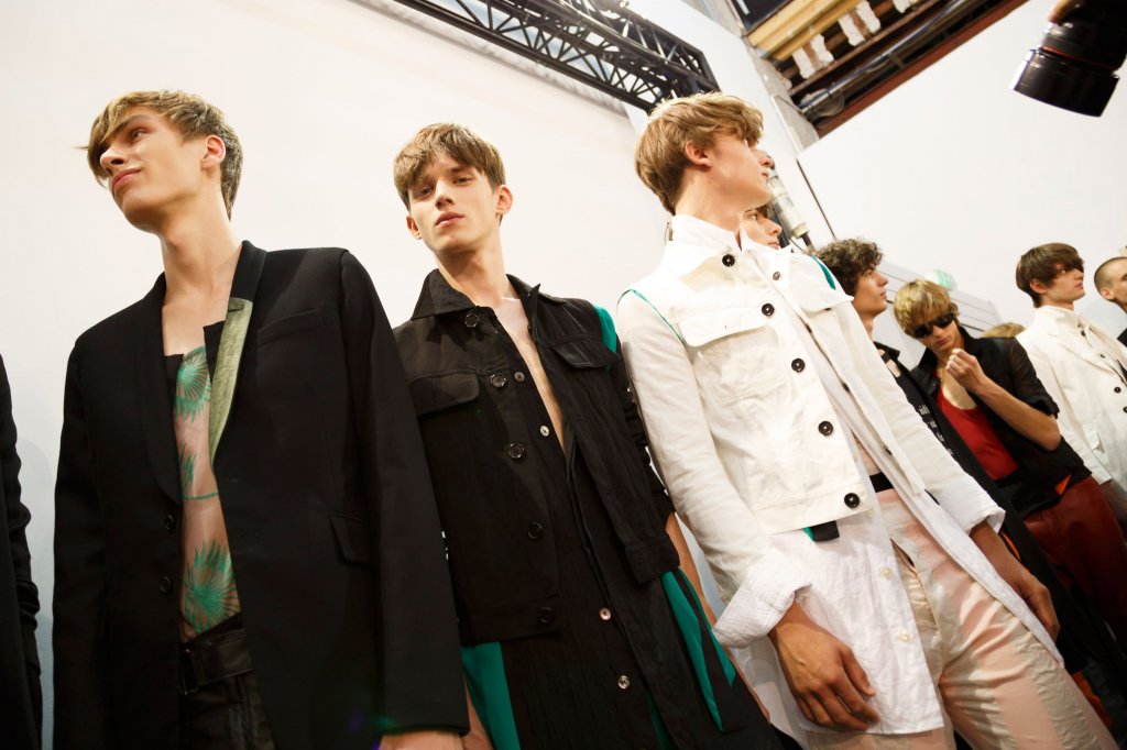 安·迪穆拉米斯特 ann demeulemeester 2016春夏系列男装发布秀(秀场