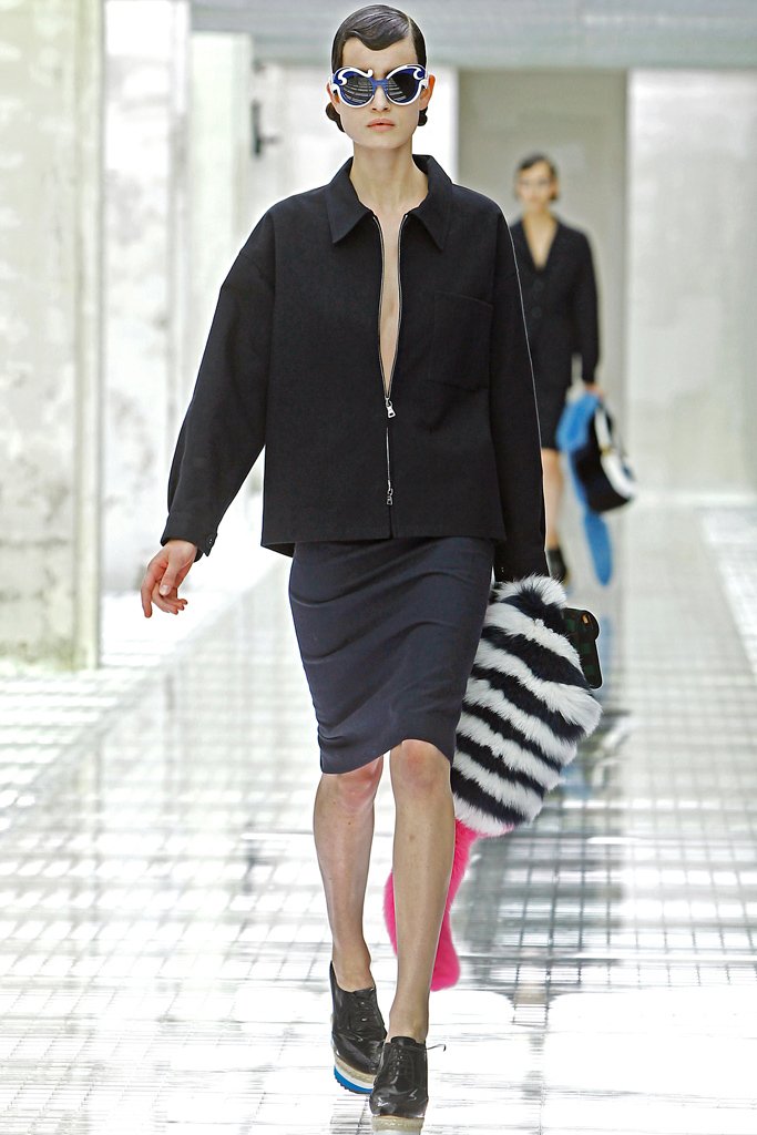 普拉达 prada 2011春夏高级成衣系列时装发布秀 — milan spring 2011