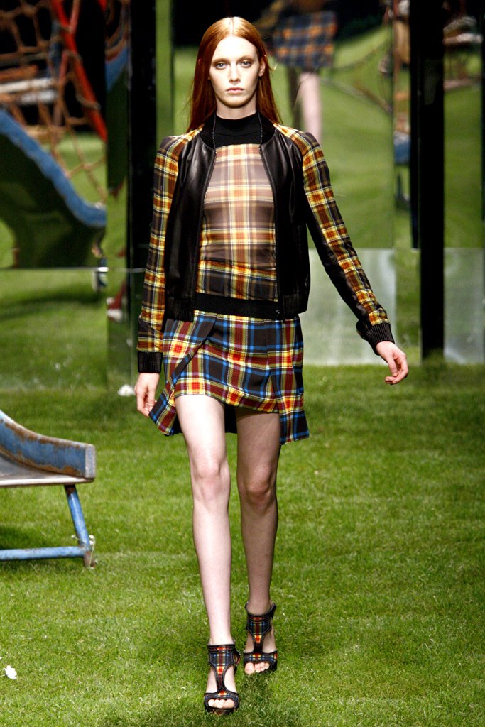 Versus Versace  2011春夏高级成衣系列时装发布秀 — Milan  Spring 2011