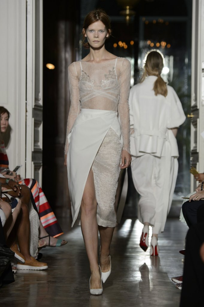 殷亦晴 Yiqing Yin 2015/16秋冬高级定制发布秀－Couture Fall 2015