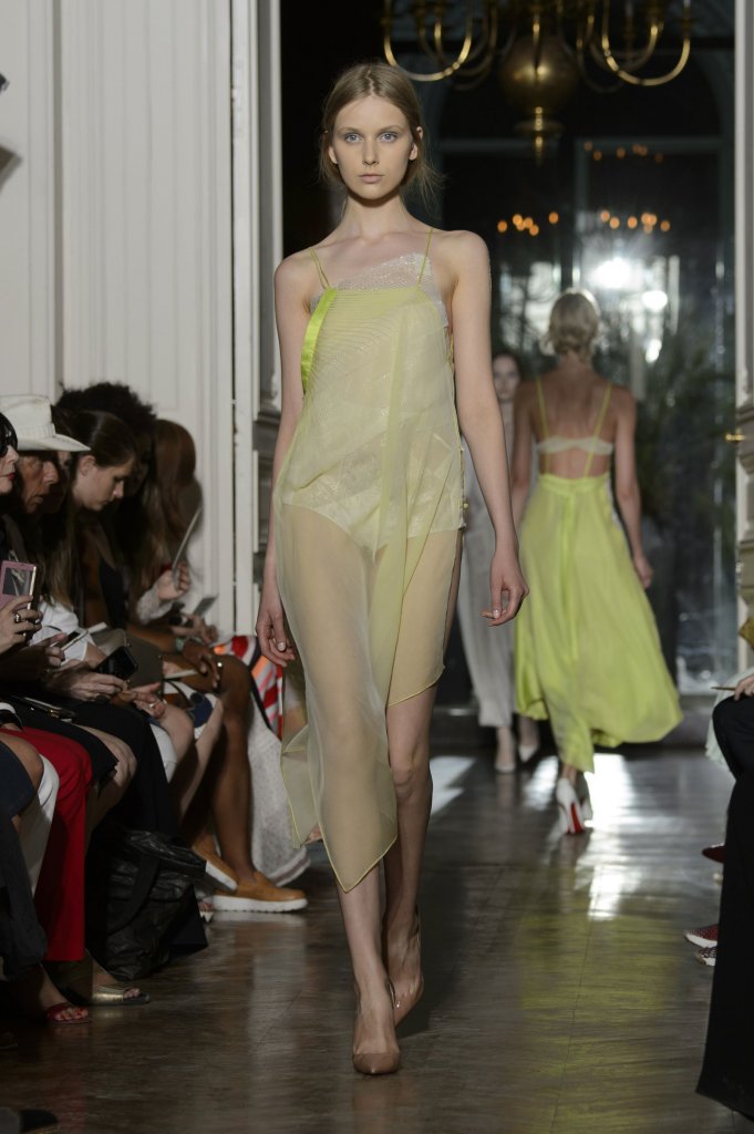 殷亦晴 Yiqing Yin 2015/16秋冬高级定制发布秀－Couture Fall 2015