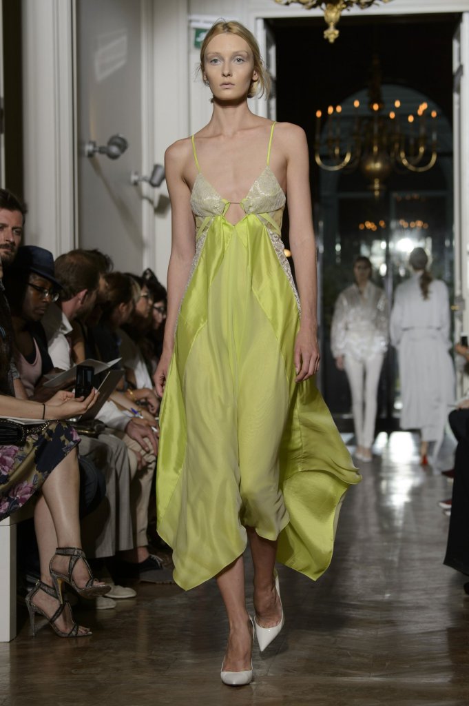 殷亦晴 Yiqing Yin 2015/16秋冬高级定制发布秀－Couture Fall 2015